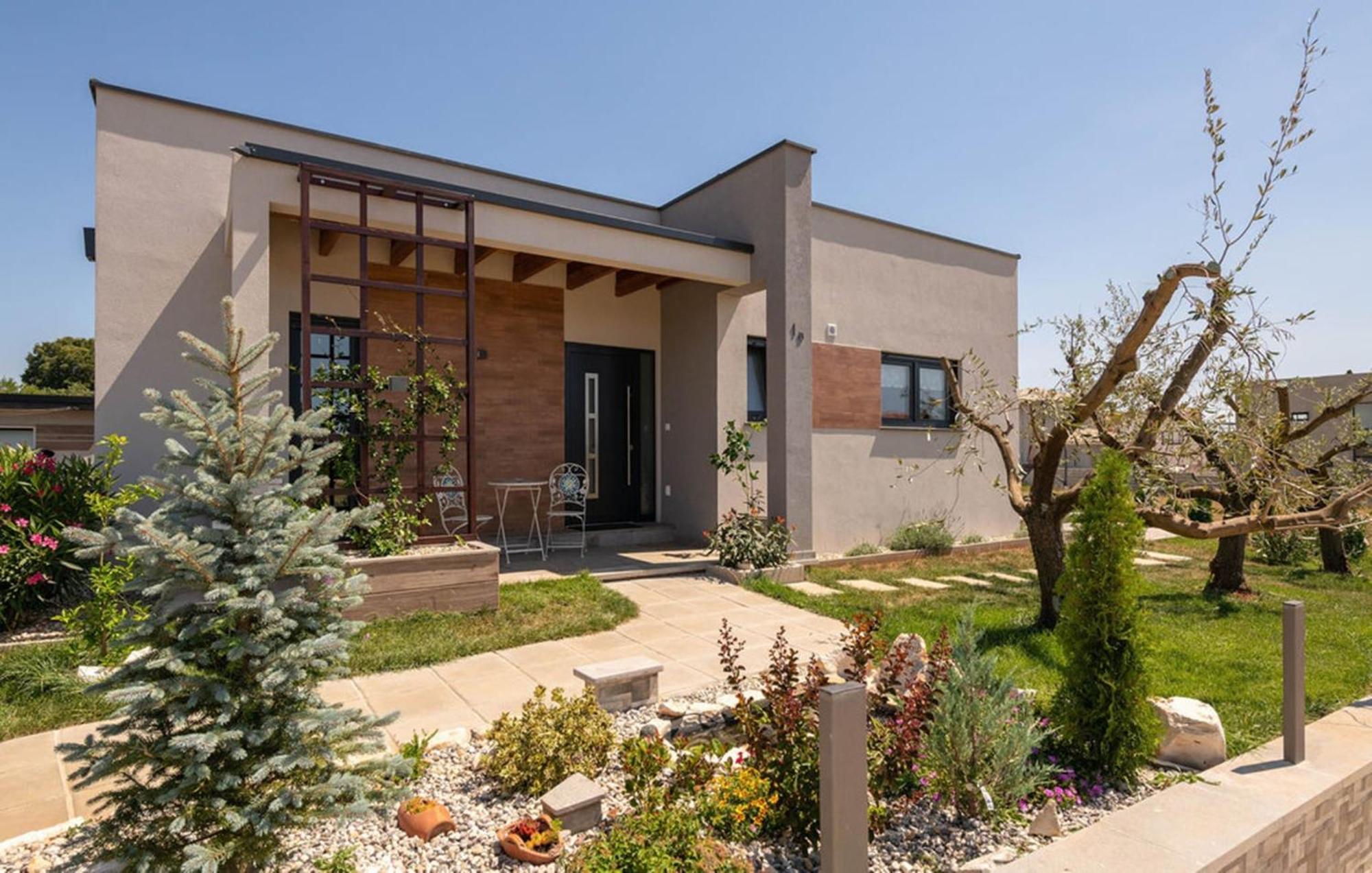Villa Lily Galizana ภายนอก รูปภาพ